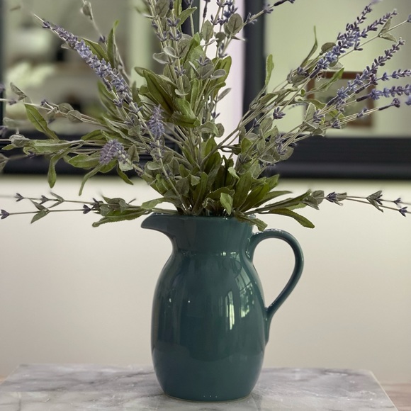 🦋Blue Pitcher/Vase🦋 - Picture 2 of 4